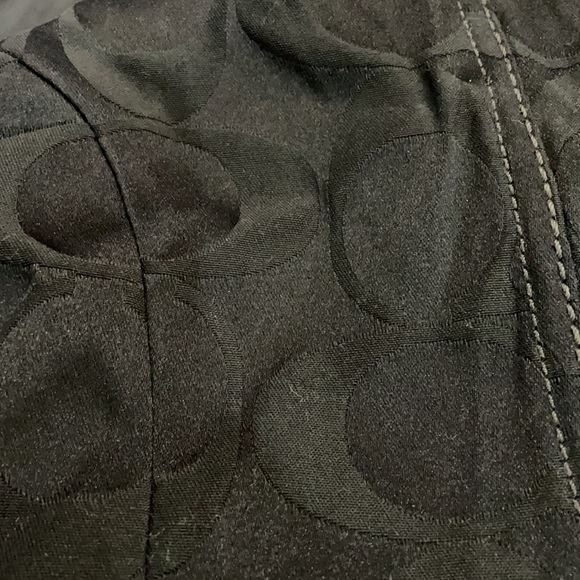 Coach medium sized purse - Picture 6 of 7